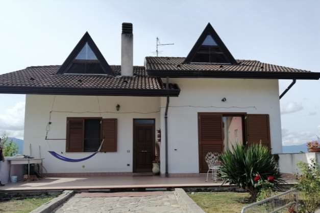 casa indipendente in vendita a Torella dei Lombardi