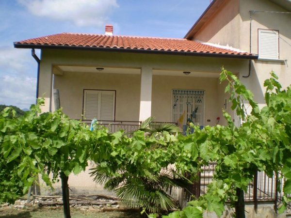 casa indipendente in vendita a Torella dei Lombardi