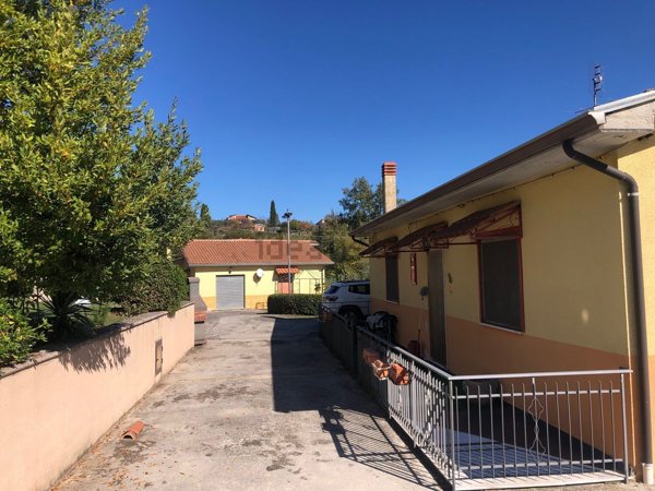 casa indipendente in vendita a Torella dei Lombardi