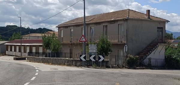 casa indipendente in vendita a Torella dei Lombardi