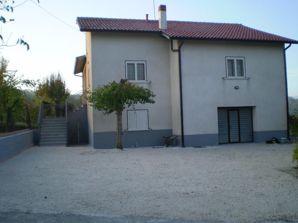 casa indipendente in vendita a Torella dei Lombardi