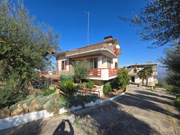 casa indipendente in vendita a Torre Le Nocelle