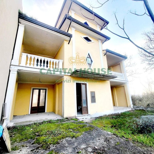 casa indipendente in vendita a Torre Le Nocelle