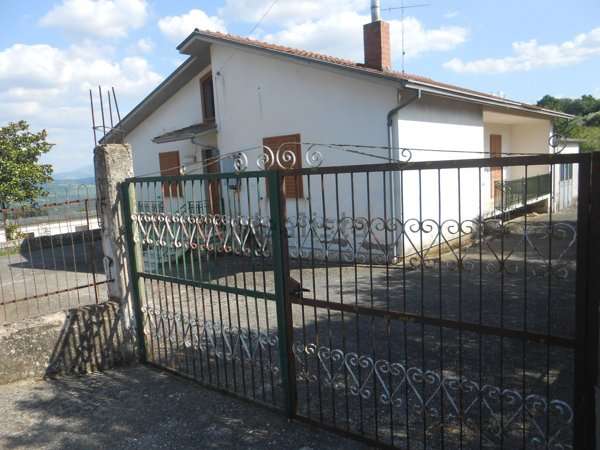 casa indipendente in vendita a Torre Le Nocelle