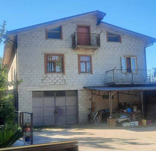 casa indipendente in vendita a Torrioni