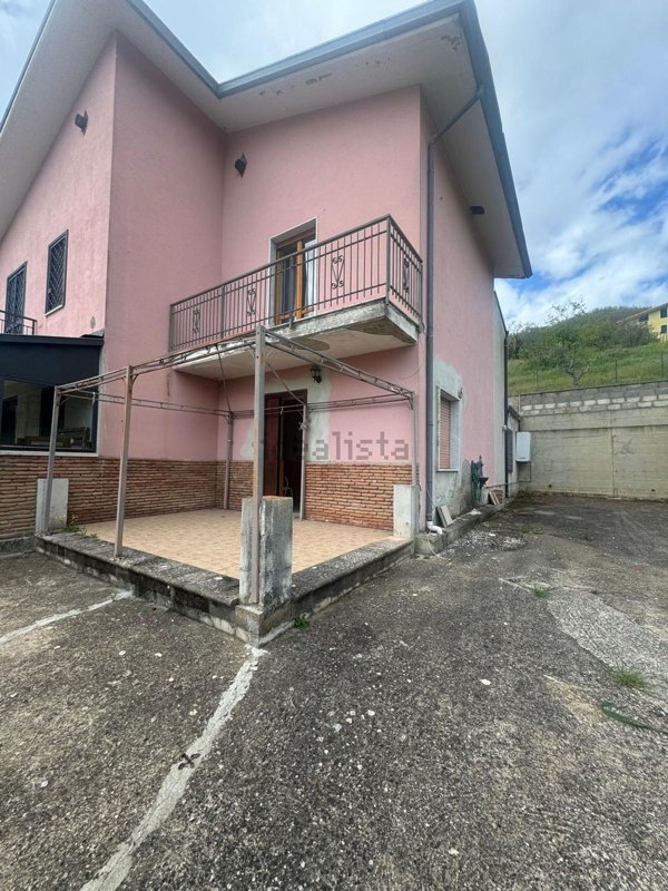 casa indipendente in vendita a Torrioni