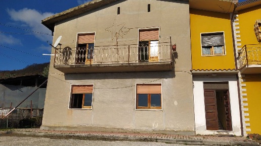 casa indipendente in vendita a Torrioni