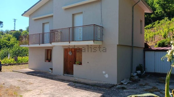 casa indipendente in vendita a Torrioni