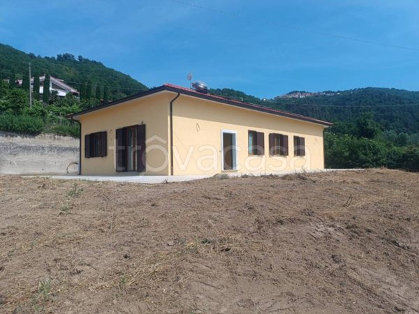 casa indipendente in vendita a Torrioni