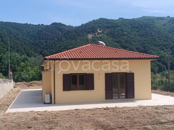 casa indipendente in vendita a Torrioni