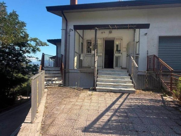 casa indipendente in vendita a Torrioni