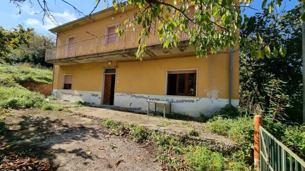 casa indipendente in vendita a Trevico in zona Molini