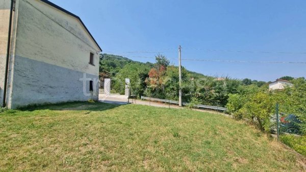 casa indipendente in vendita a Trevico