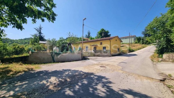 casa indipendente in vendita a Trevico