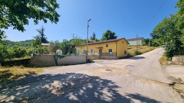 casa indipendente in vendita a Trevico in zona San Vito