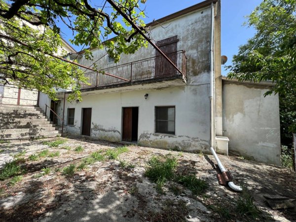 casa semindipendente in vendita a Trevico in zona Molini