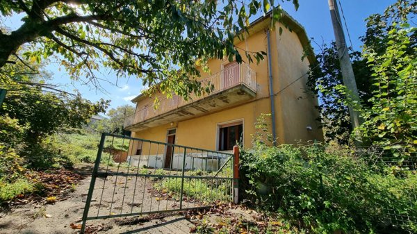 casa indipendente in vendita a Trevico in zona Molini