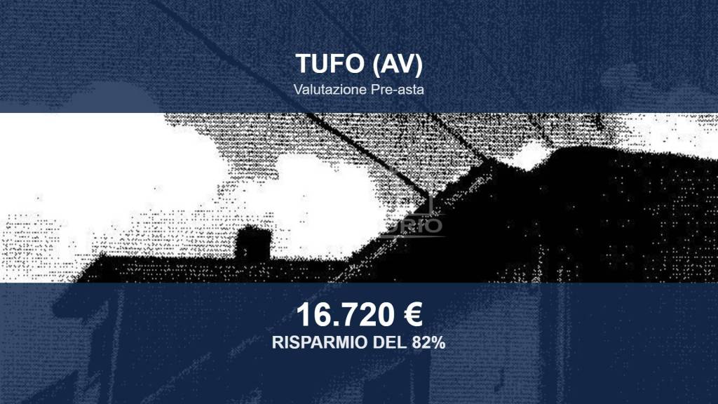 casa indipendente in vendita a Tufo