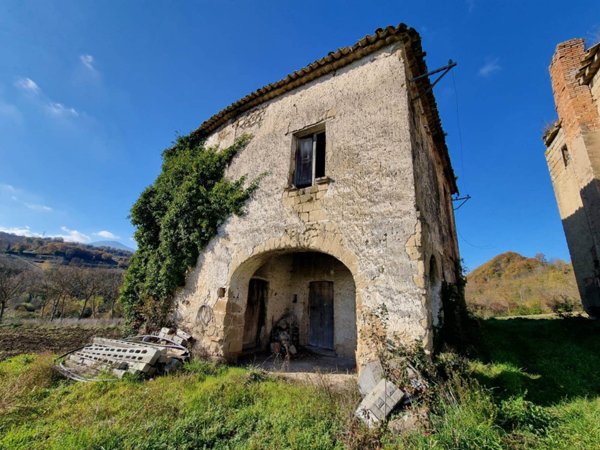 terreno agricolo in vendita a Tufo