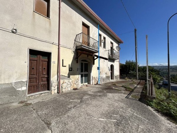casa semindipendente in vendita a Venticano in zona Calore