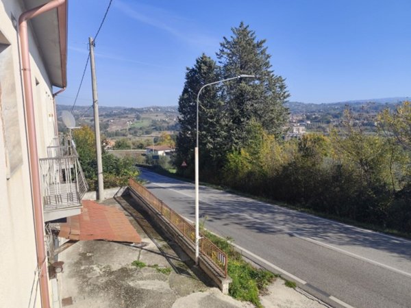 casa indipendente in vendita a Venticano in zona Calore