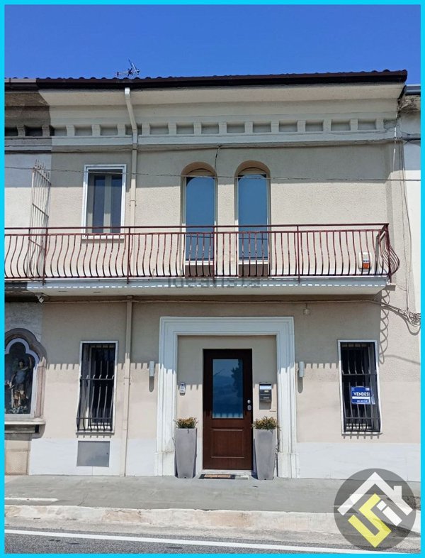 esavano in vendita a Venticano