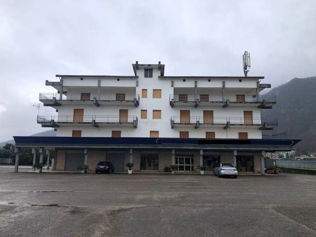 intera palazzina in vendita a Venticano in zona Calore