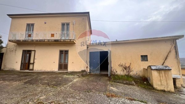 casa indipendente in vendita a Villanova del Battista