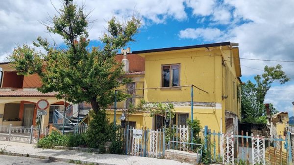 casa indipendente in vendita a Villanova del Battista