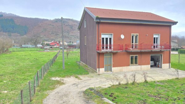 casa indipendente in vendita a Volturara Irpina