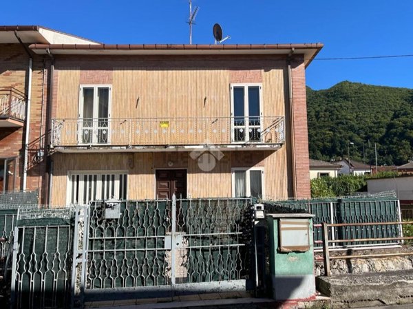 casa semindipendente in vendita a Volturara Irpina