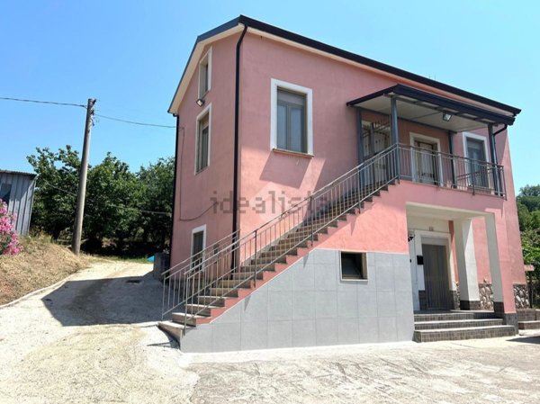 casa indipendente in vendita a Montoro in zona Piano