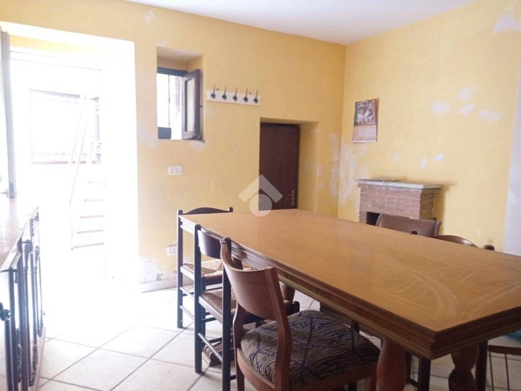 casa indipendente in vendita a Montoro in zona Borgo