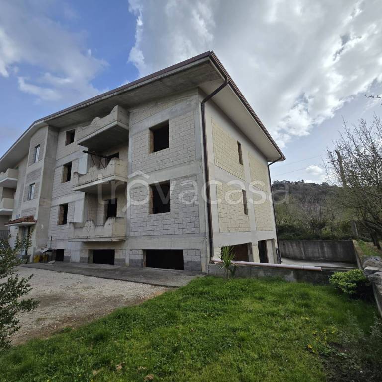casa indipendente in vendita a Montoro in zona Piano