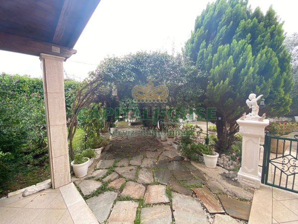 casa indipendente in vendita a Montoro