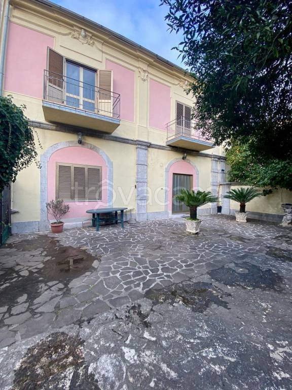 appartamento in vendita a Montoro in zona Piano
