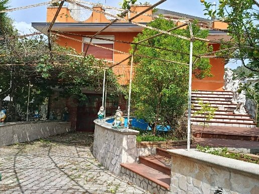 casa indipendente in vendita a Montoro in zona Banzano