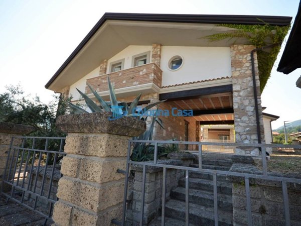 casa indipendente in vendita a Montoro