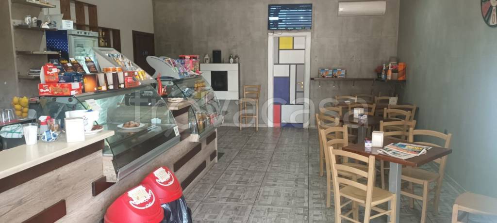 negozio in vendita a Montoro in zona Piano