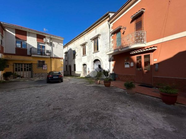 casa indipendente in vendita a Montoro in zona Piano