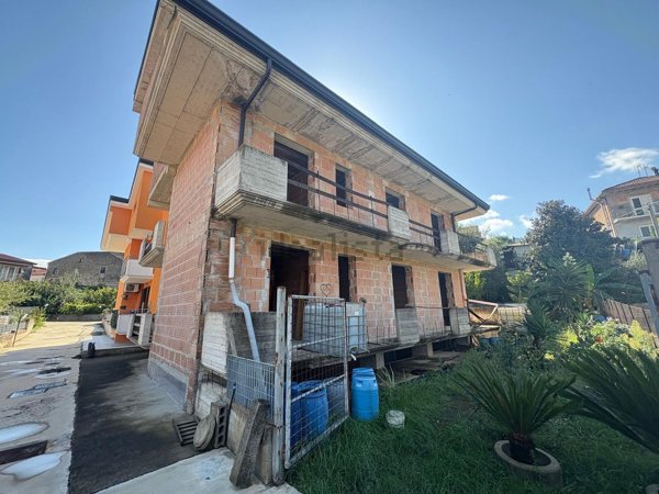 casa indipendente in vendita a Montoro in zona Piano