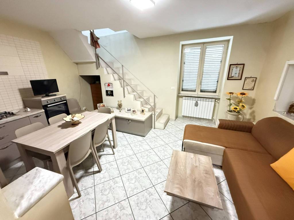 appartamento in vendita a Montoro in zona Piazza di Pandola