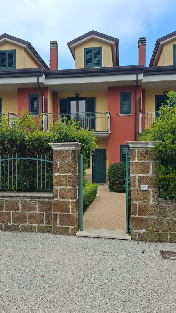 casa indipendente in vendita a Montoro