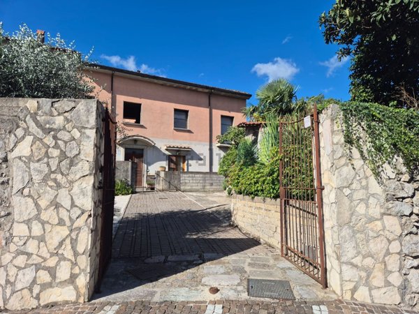 appartamento in vendita a Montoro in zona Piano