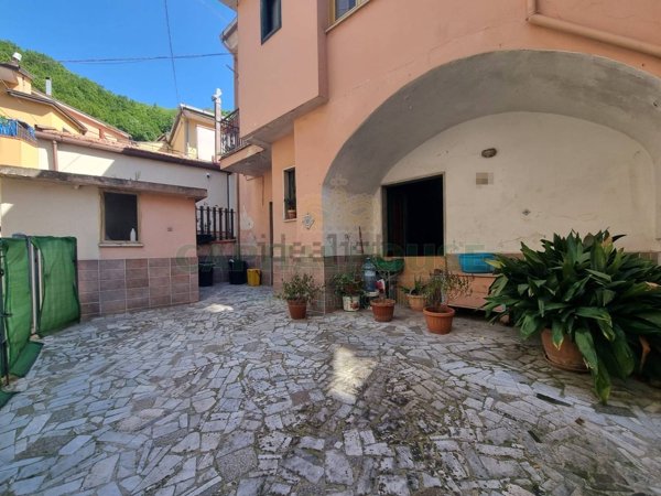 casa indipendente in vendita a Montoro in zona Piano