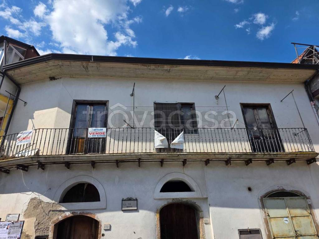 casa indipendente in vendita a Montoro in zona Piano