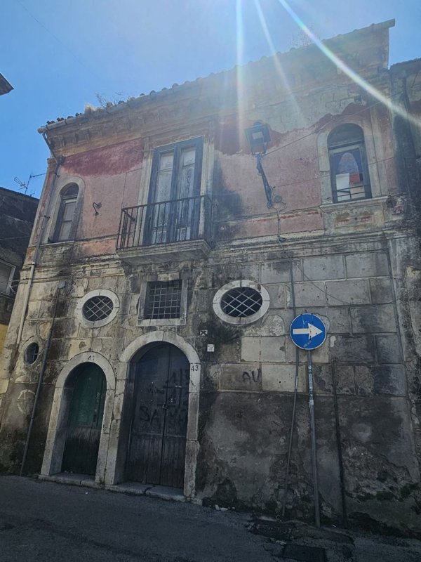 pentavano in vendita a Montoro in zona San Pietro