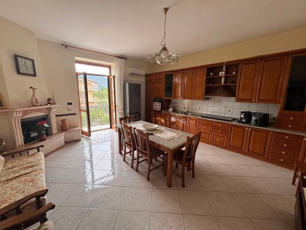 casa indipendente in vendita a Montoro in zona Piano