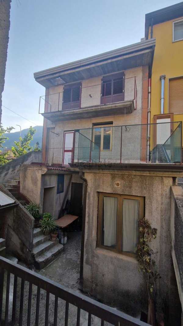 casa semindipendente in vendita a Montoro in zona Preturo