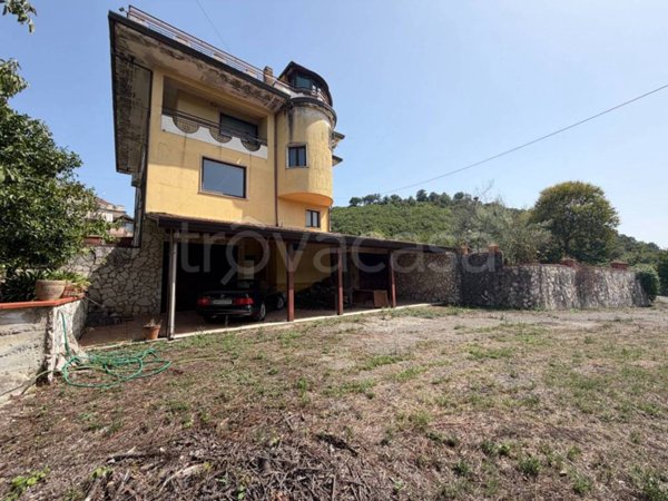 casa indipendente in vendita a Montoro in zona Borgo